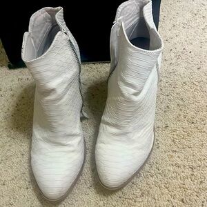 Women’s MIA ankle booties